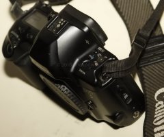 Reflex 35mm Canon EOS 3 a pellicola fotografica . Autofocus; Eye-controlled Aut